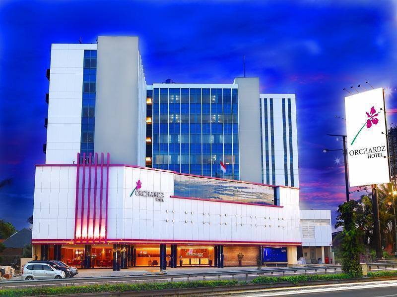 Orchardz Hotel Bandara Tangerang Dış mekan fotoğraf